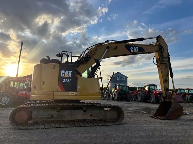 2016 Caterpillar 325FLCR Excavatrice
