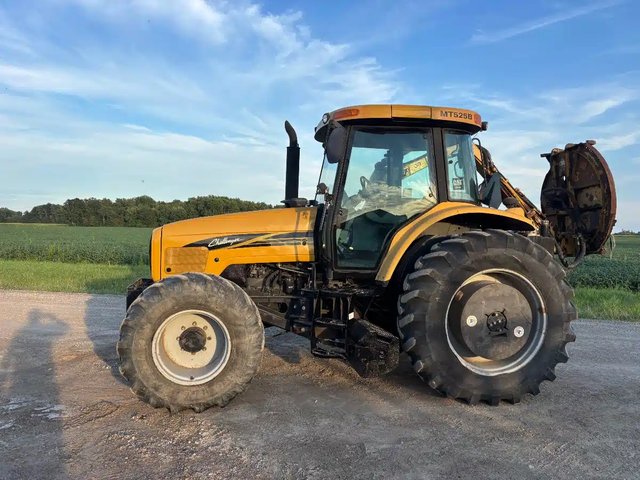 2007 Challenger MT525B Tracteur
