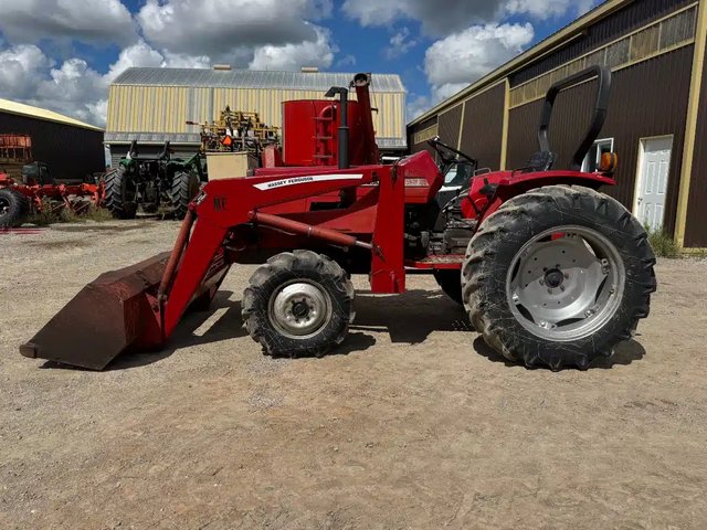 Massey Ferguson 1045 Tracteur
