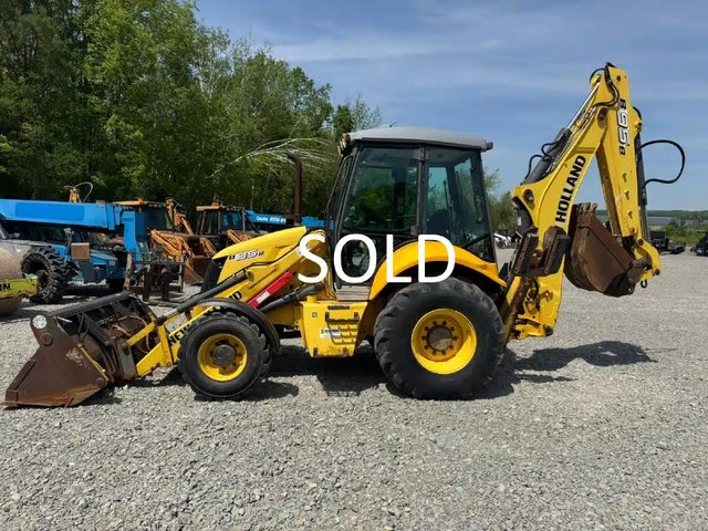 2012 New Holland B95B Rétrocaveuse