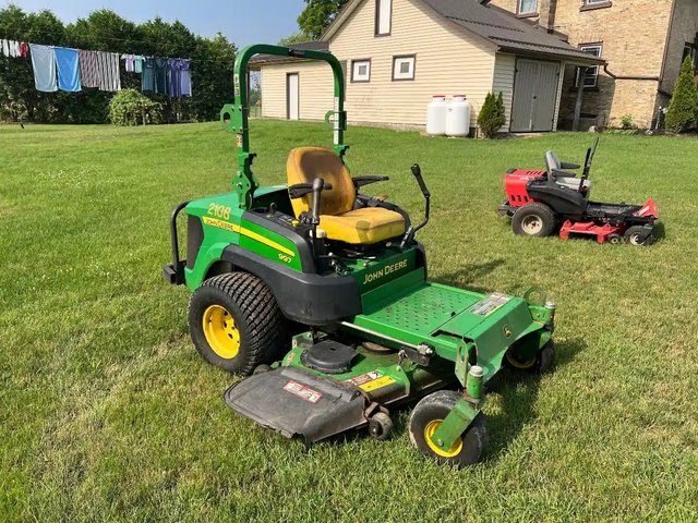 John Deere 997 Tondeuse à rayon de braquage zéro