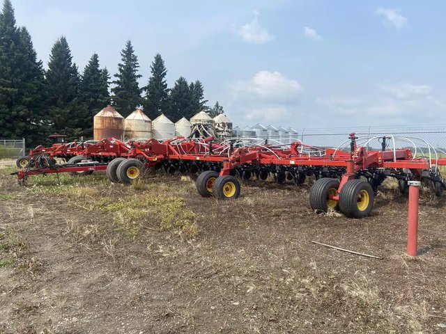 2012 Bourgault 3320-76 Semoir à air
