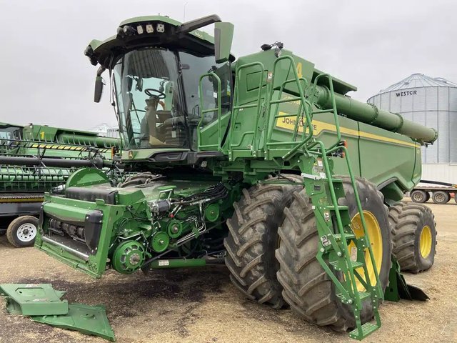 2023 John Deere X9 1100 Batteuse
