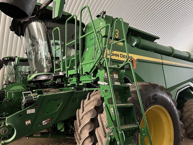 2023 John Deere X9 1000 Batteuse