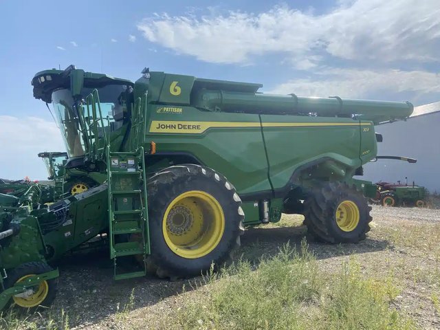 2023 John Deere X9 1000 Batteuse