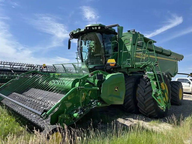 2022 John Deere X9 1000 Batteuse
