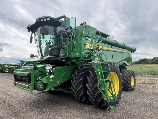 2024 John Deere X9 1000 Batteuse