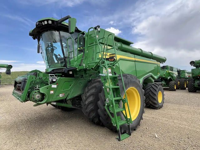 2024 John Deere X9 1000 Batteuse