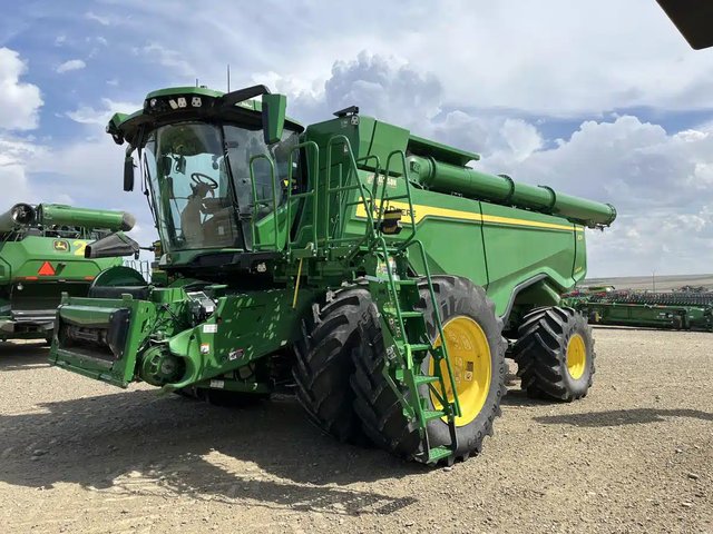 2024 John Deere X9 1000 Batteuse