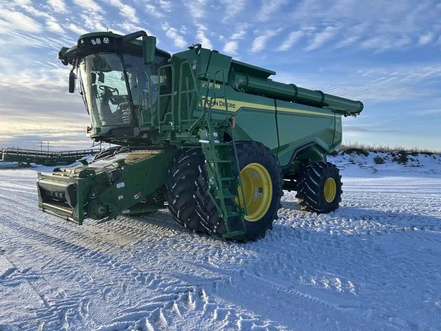 2023 John Deere X9 1000 Batteuse