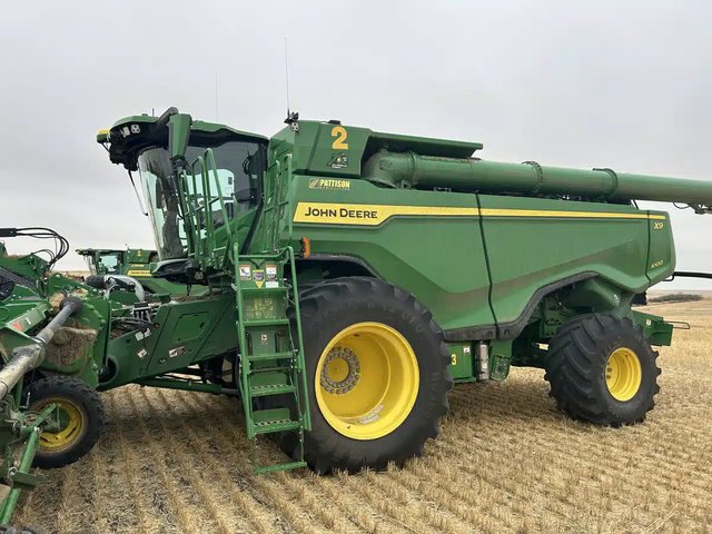2022 John Deere X9 1000 Batteuse