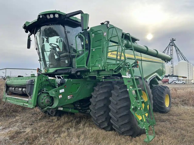 2021 John Deere X9 1000 Batteuse