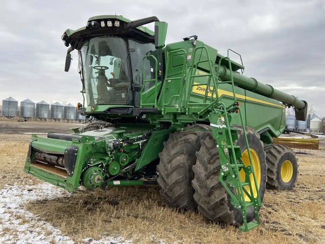 2023 John Deere X9 1000 Batteuse