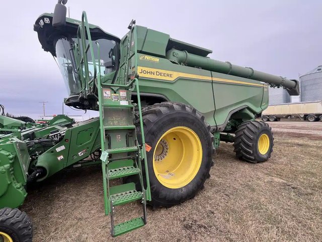2024 John Deere X9 1100 Batteuse