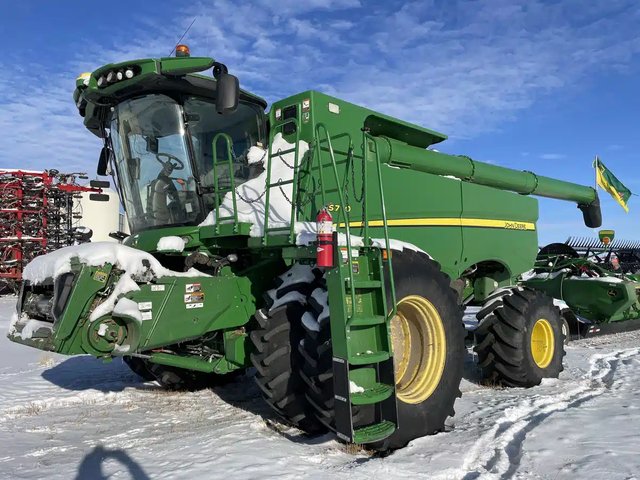 2018 John Deere S790 Batteuse