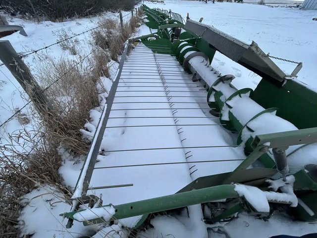 2014 John Deere 615P Nez - Ramasseur