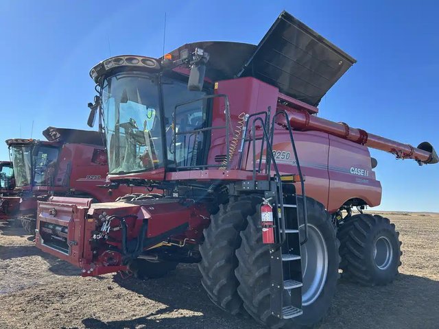 2023 Case IH 9250 Batteuse
