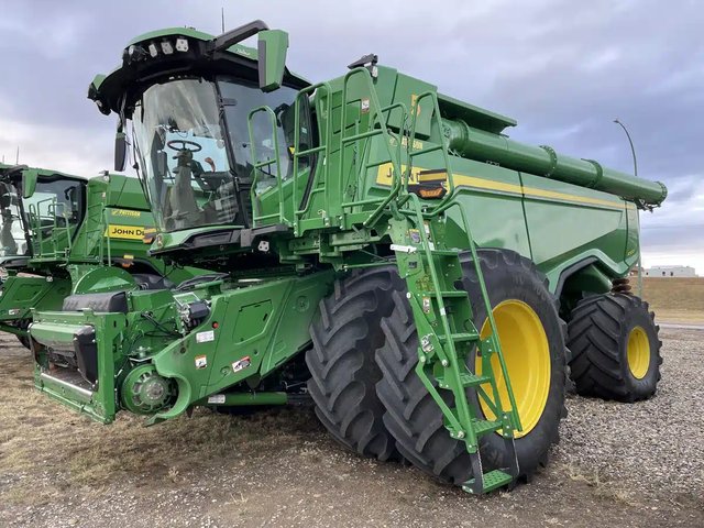 2024 John Deere X9 1000 Batteuse