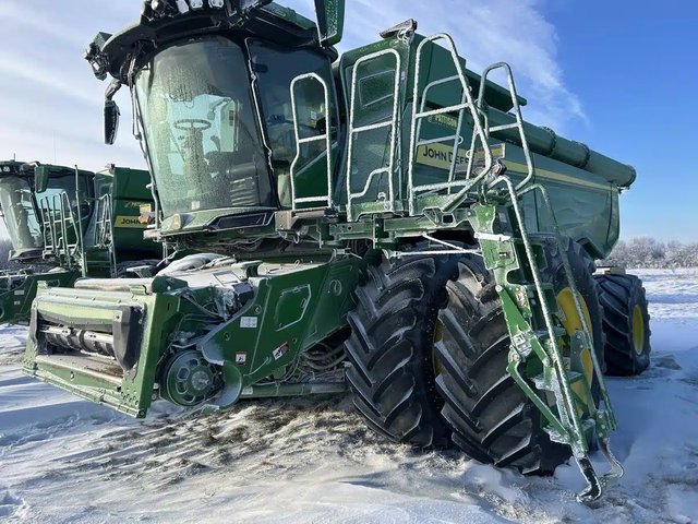 2024 John Deere X9 1000 Batteuse
