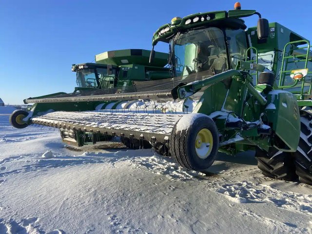2016 John Deere 615P Nez - Ramasseur
