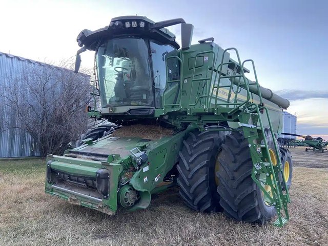 2023 John Deere X9 1000 Batteuse