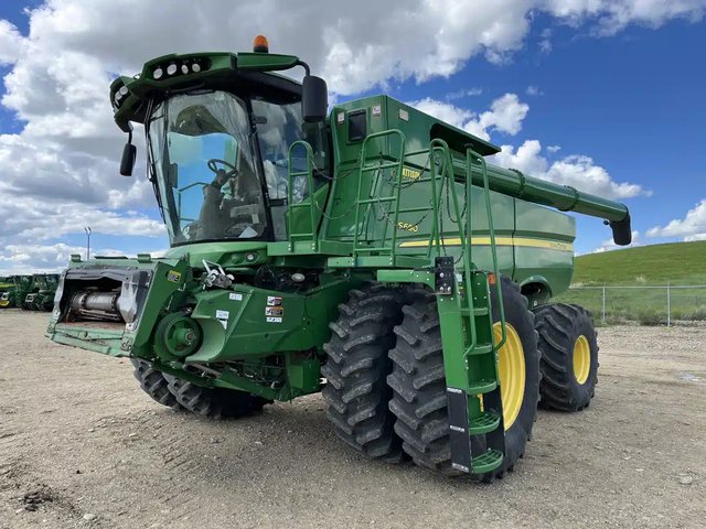 2016 John Deere S690 Batteuse
