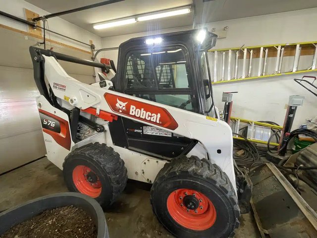 2025 Bobcat S76 chargeuse à direction à glissement