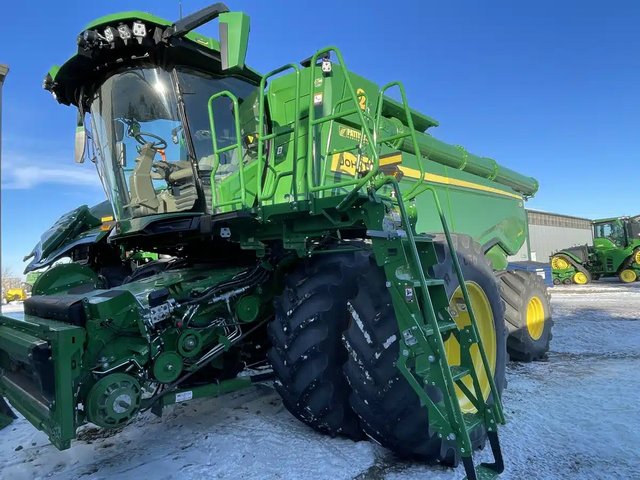 2024 John Deere X9 1000 Batteuse
