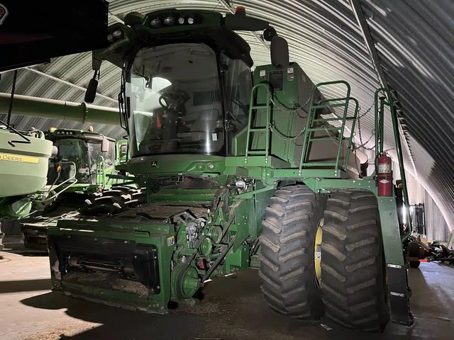 2020 John Deere S780 Batteuse