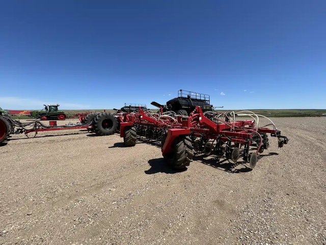 2025 Bourgault 3335-76PHD Signature Edition Semoir à air