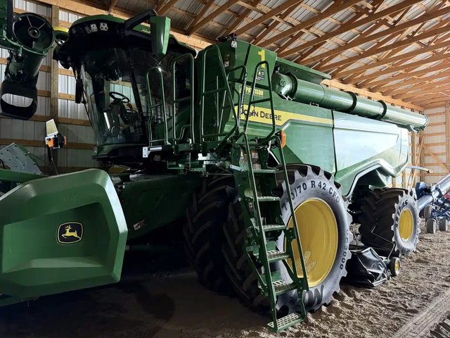 2022 John Deere X9 1000 Batteuse