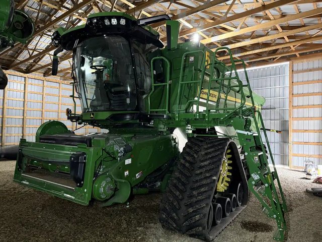 2023 John Deere X9 1000 Batteuse