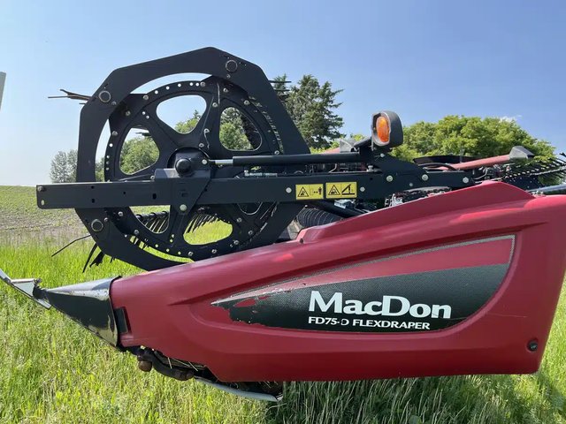 2014 MacDon FD75