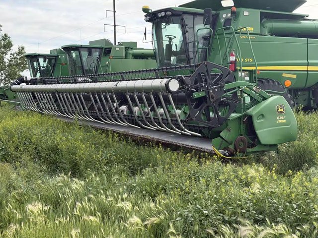 2011 John Deere 635 Header - Flex