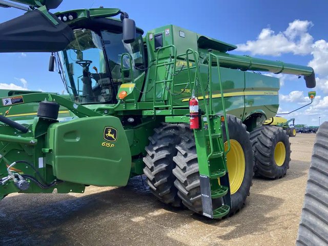 2021 John Deere S780 Batteuse