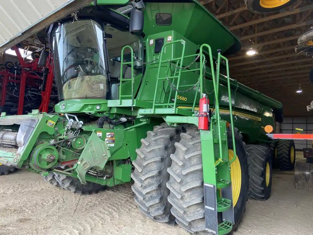 2015 John Deere S680 Batteuse
