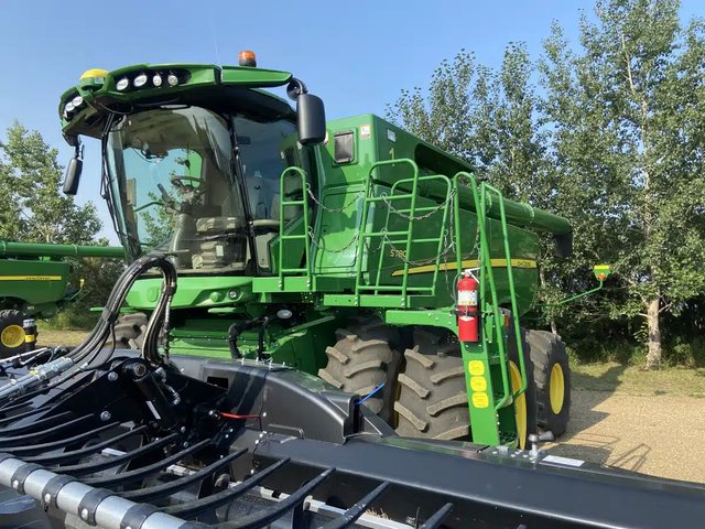 2019 John Deere S780 Batteuse