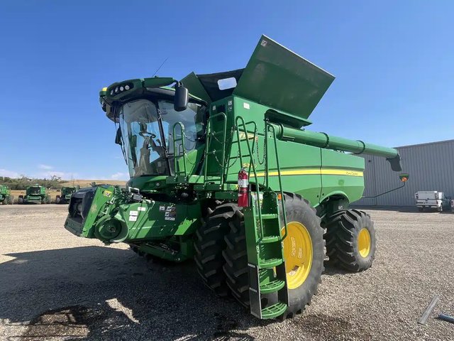 2021 John Deere S790 Batteuse