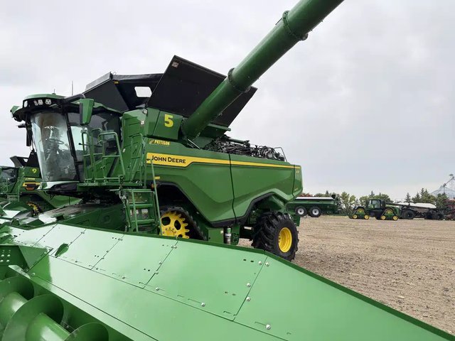 2026 John Deere X9 1100 Batteuse