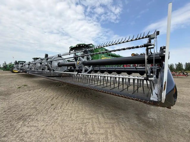 2025 MacDon FD240