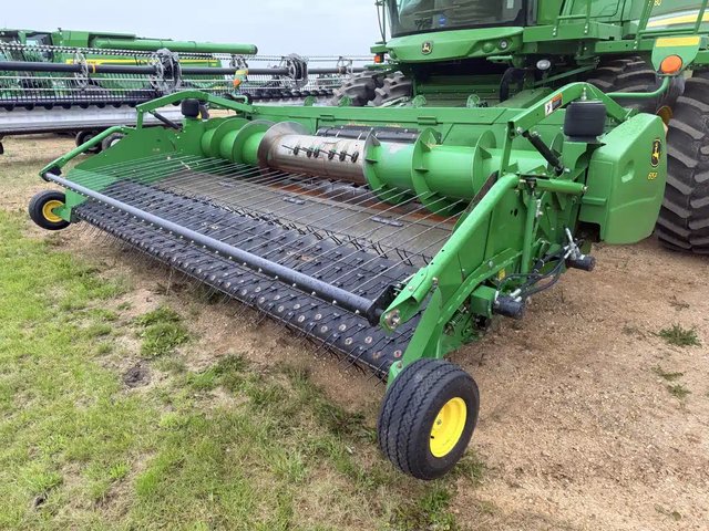 2012 John Deere 615P Nez - Ramasseur