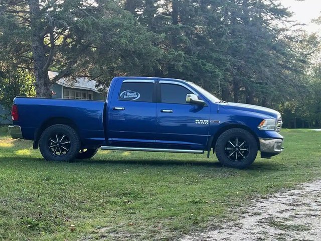 2014 Dodge RAM 1500 SXT Camion - pickup