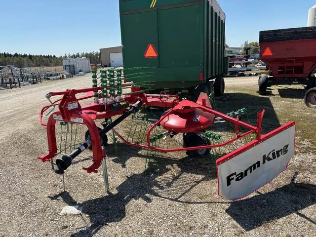 Farm King DR420 Tedder
