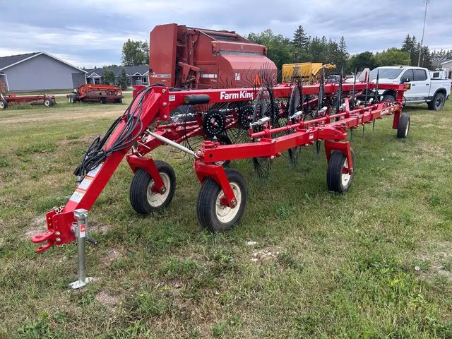 2026 Farm King TVR 14 râteau