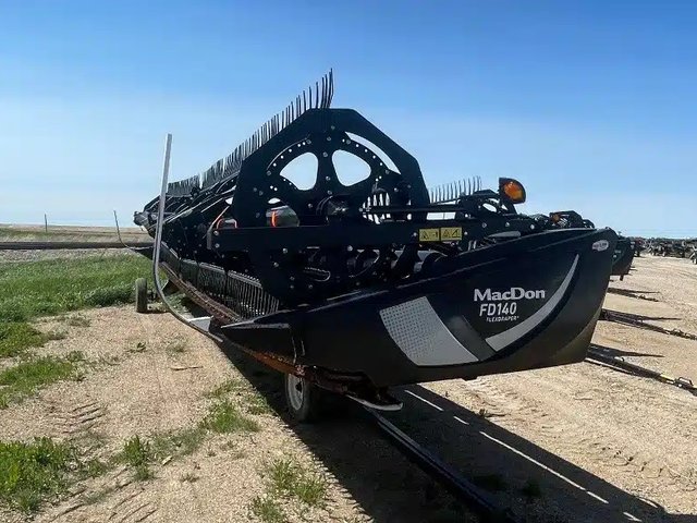 2018 MacDon FD140