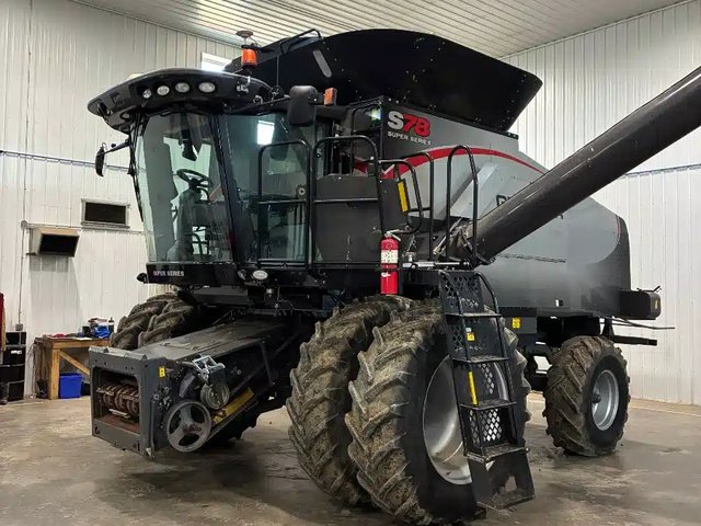 2014 Gleaner S78 Batteuse