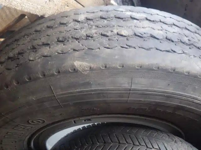 Kumho 1000R20 Pneus