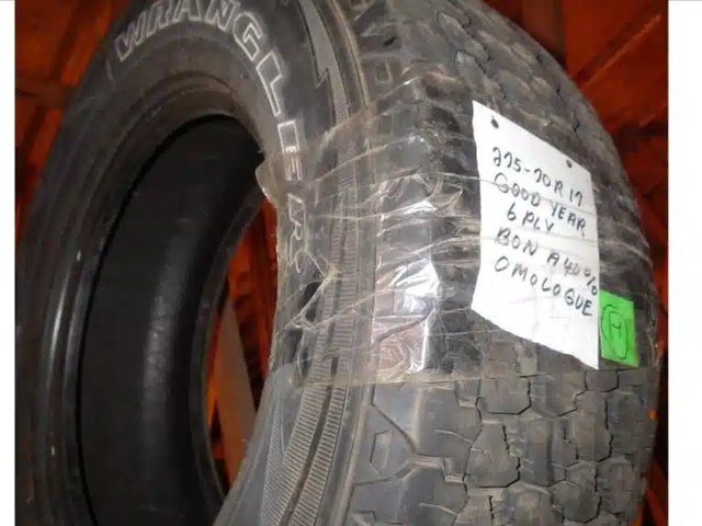 Goodyear 275-70R17 Pneus