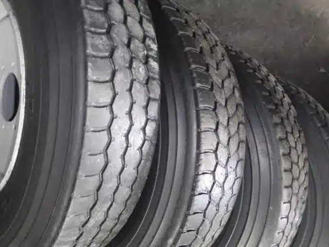 16.5L16.1 Pneus et roues