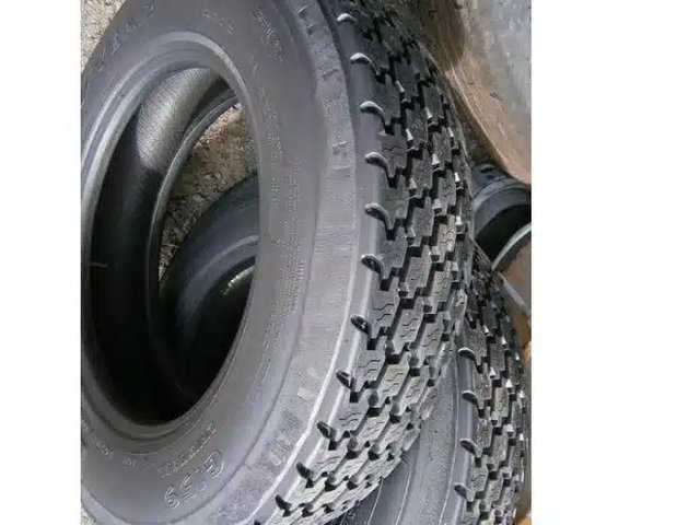 215-75R17.5 Pneus